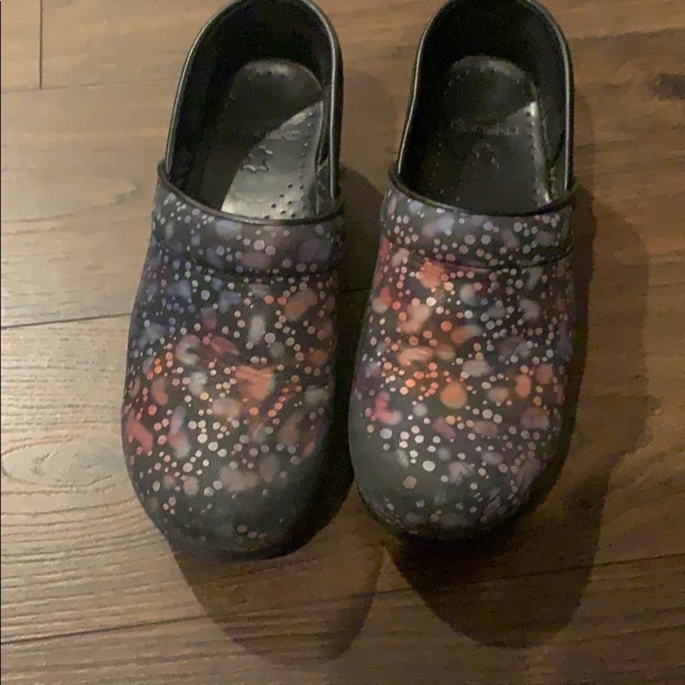 Dansko size 39